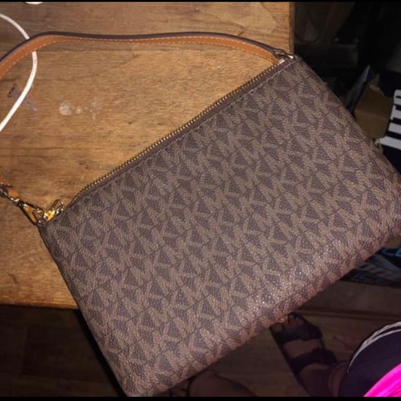 Mk wristlet - Picture 2 of 3